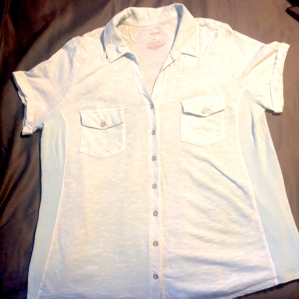 Light mint green XL short sleeved blouse